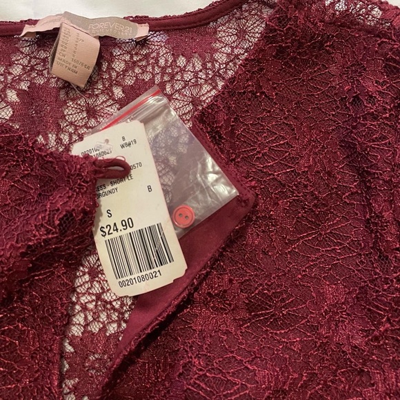 Forever21 Laced Maroon Dressed - Picture 6 of 6